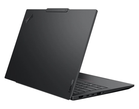 Lenovo ThinkPad E14 Gen 7 (14 吋 Intel) 筆記型電腦的背面右側視圖，其堅固外形和耐用設計能提供絕佳效能。