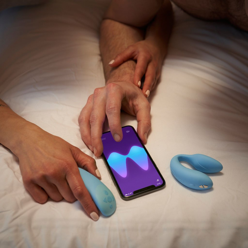 We-Vibe Chorus 手機 智能 遙控 情侶 共震器 震動器 新玩具 香港 App-controlled Remote Control Couples Vibrator Sex Toy Hong Kong