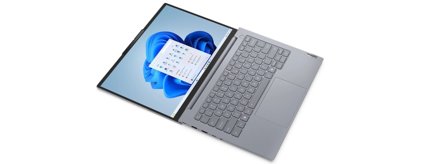 Lenovo ThinkBook 14 第 8 代（14 吋Intel）手提電腦打開 180 度的左面側視圖，展示其靈活的設計和纖薄的外型。