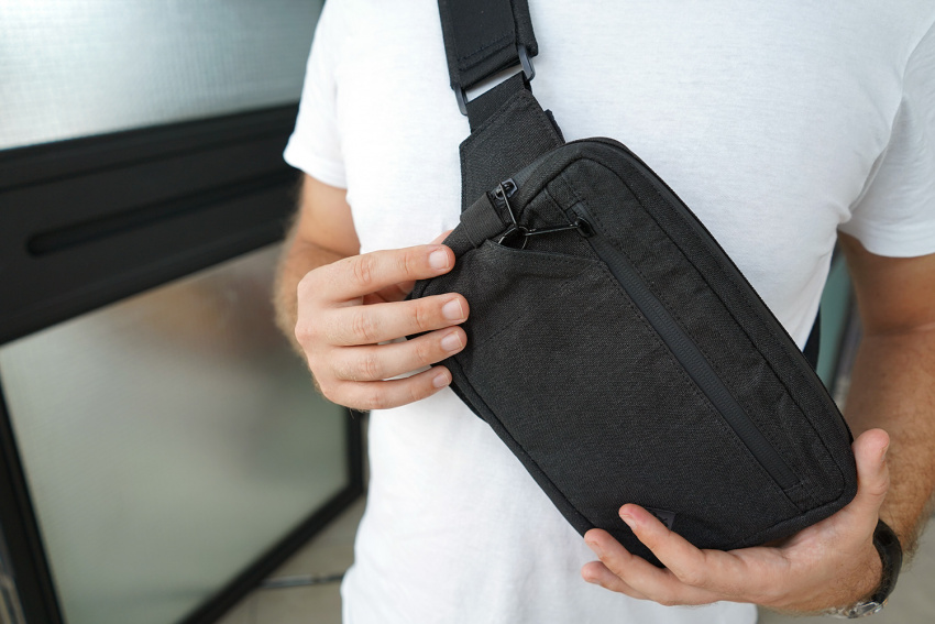 C10-009_Sling_Lifestyle-3.jpg