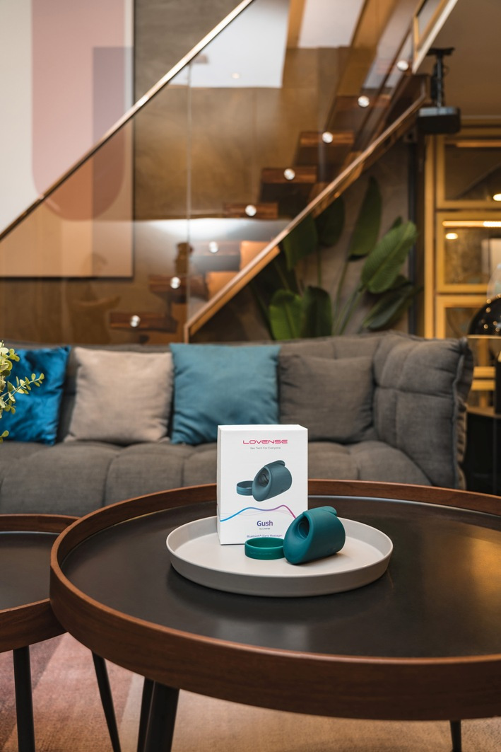 Lovense - Gush Glans Massager photo-11