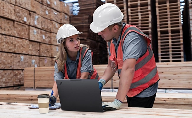 Lenovo ThinkPad E16 Gen 3 (16吋 AMD) 筆記型電腦堅固耐用，經過 MIL-SPEC 測試，確保在任何工作環境下都能繼續可靠運作。