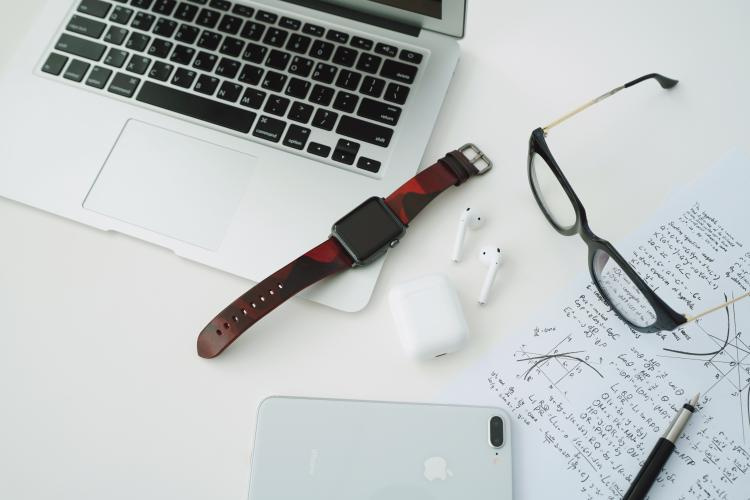 slg_design_d9_italian_camo_leather_strap_for_apple.jpg