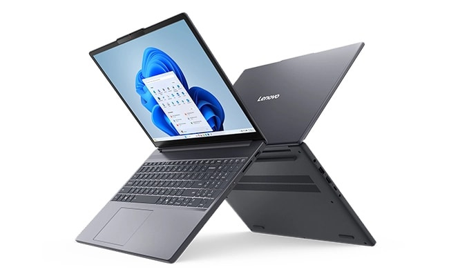 兩部月亮灰色的 Lenovo IdeaPad Slim 3 Gen 10（15 吋 AMD）筆記型電腦背對背放著，聚焦其堅固設計及強大性能。