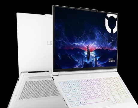 Legion 7i Gen 10 展示著其打開和合上的模樣，突顯出 RGB 鍵盤和後部散熱通風口。