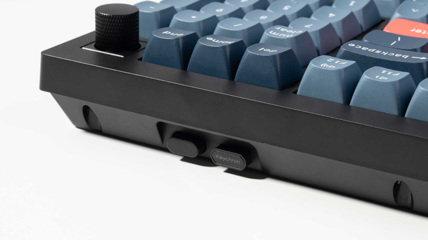 V5-Max-無線鍵盤上的雙接收器.jpg__PID:c88669e2-70d9-415a-b739-7056b93554b8