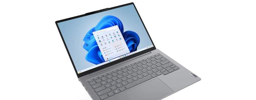 展示 Lenovo ThinkBook 14 第 8 代（14 吋 Intel）手提電腦全開的側面圖，突出其動態顯示器和靈敏鍵盤。
