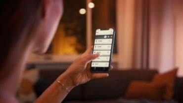 Control up to 10 lights with the Bluetooth app