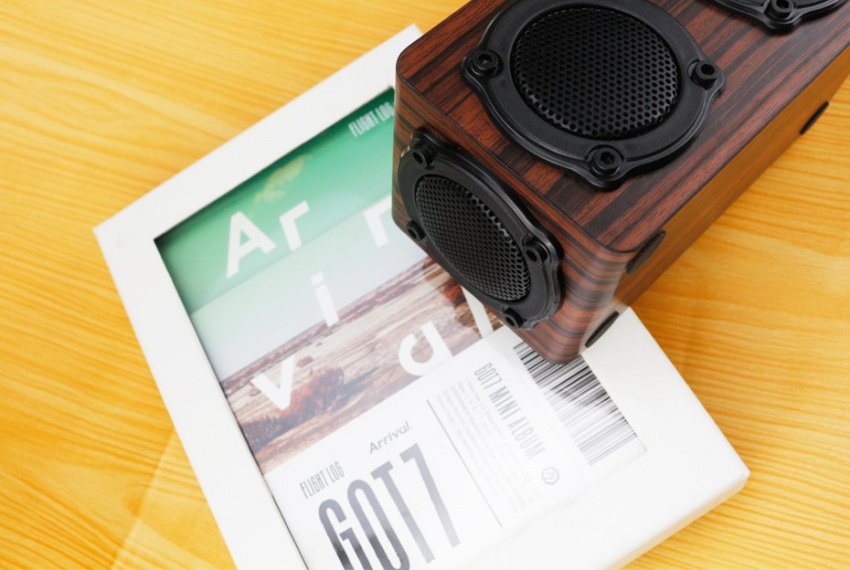 Wooden Bluetooth Speaker HIFI Wireless Dual Loudspeakers 3D Bass Surround Speaker with Karaoke function Hands free call FM radio (13)