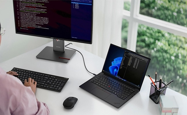 Lenovo ThinkPad E14 Gen 7 (14 吋 Intel) 筆記型電腦，其周邊連接功能及配對功能皆能輕鬆完成，確保工作不中斷。