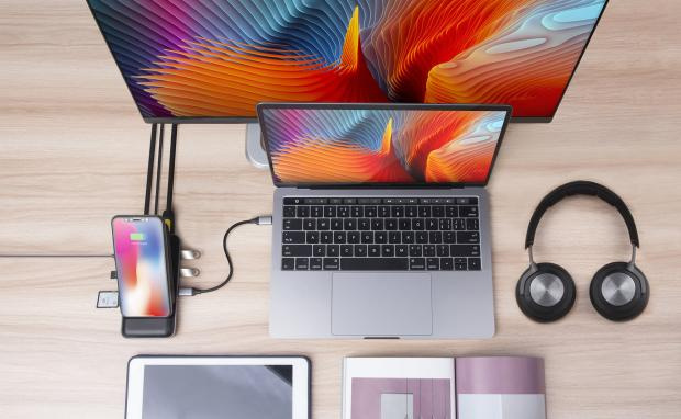 HyperDrive 7.5W Wireless Charger USB-C Hub 11.jpg