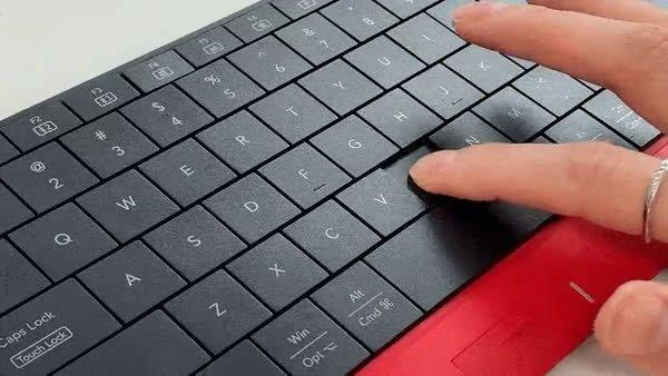 gadgeticloud-mokibo-touchpad-keyboard-bluetooth-wireless-pantograph-laptop