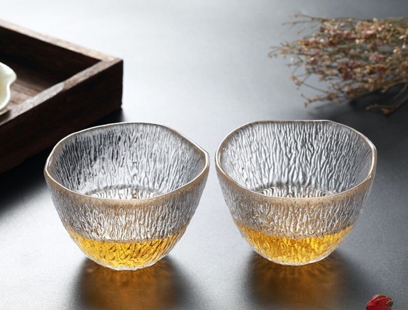 和風初雪雨落玻璃杯